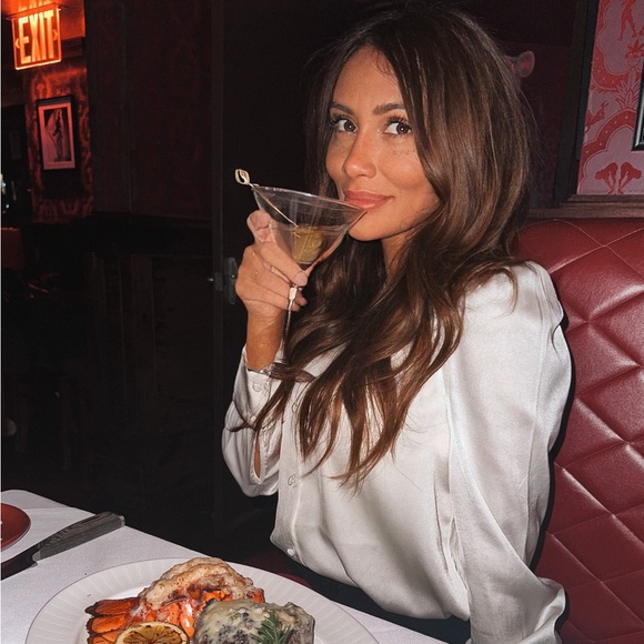 Meet your Posher, Janessa - Picture 1 of 3